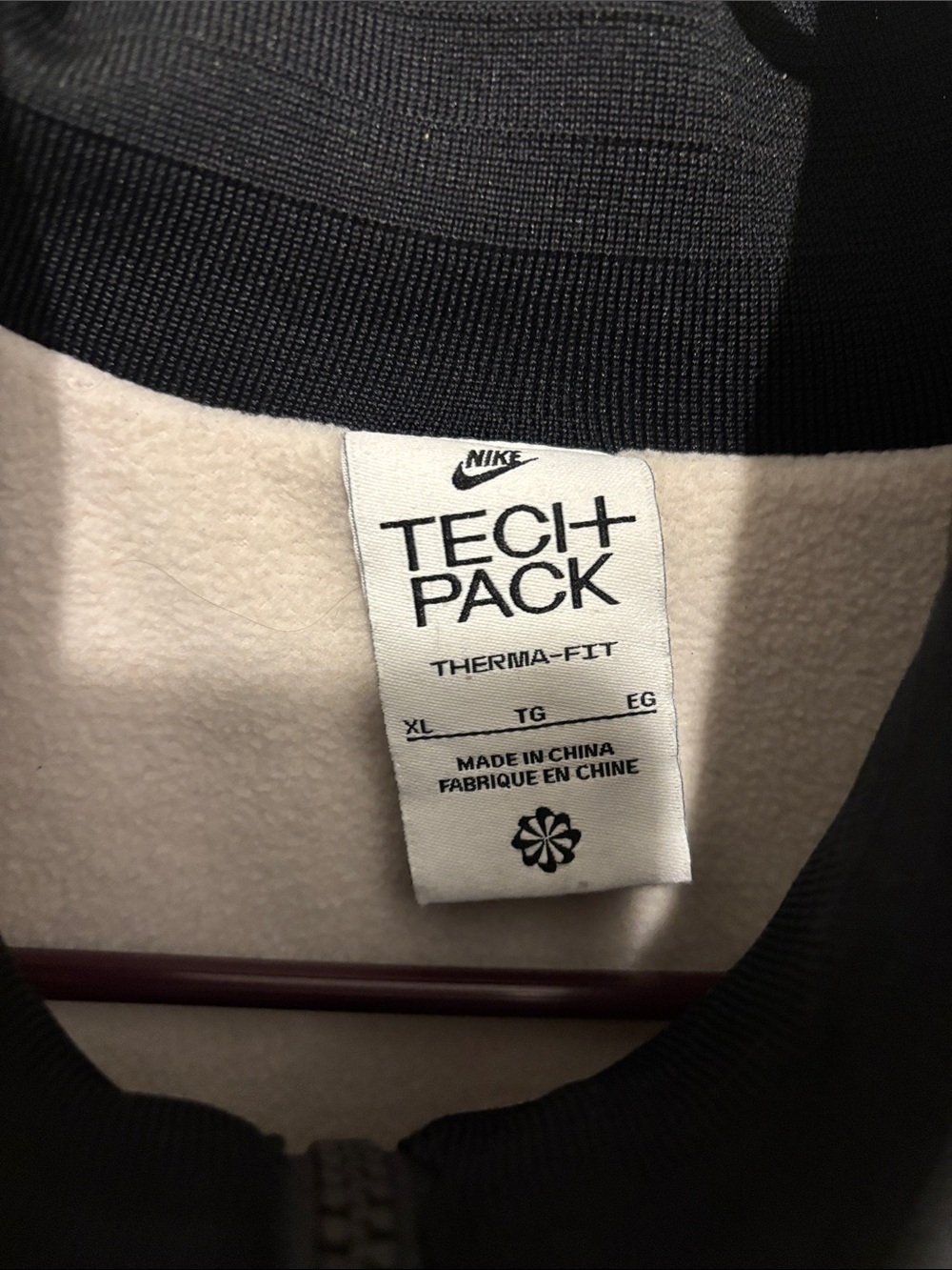 Nike THERMA-FIT TECH PACK JACKET BLACK - Picture 3 of 5